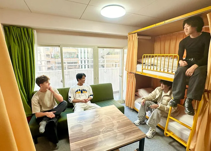 Sakura JimbochoHostal